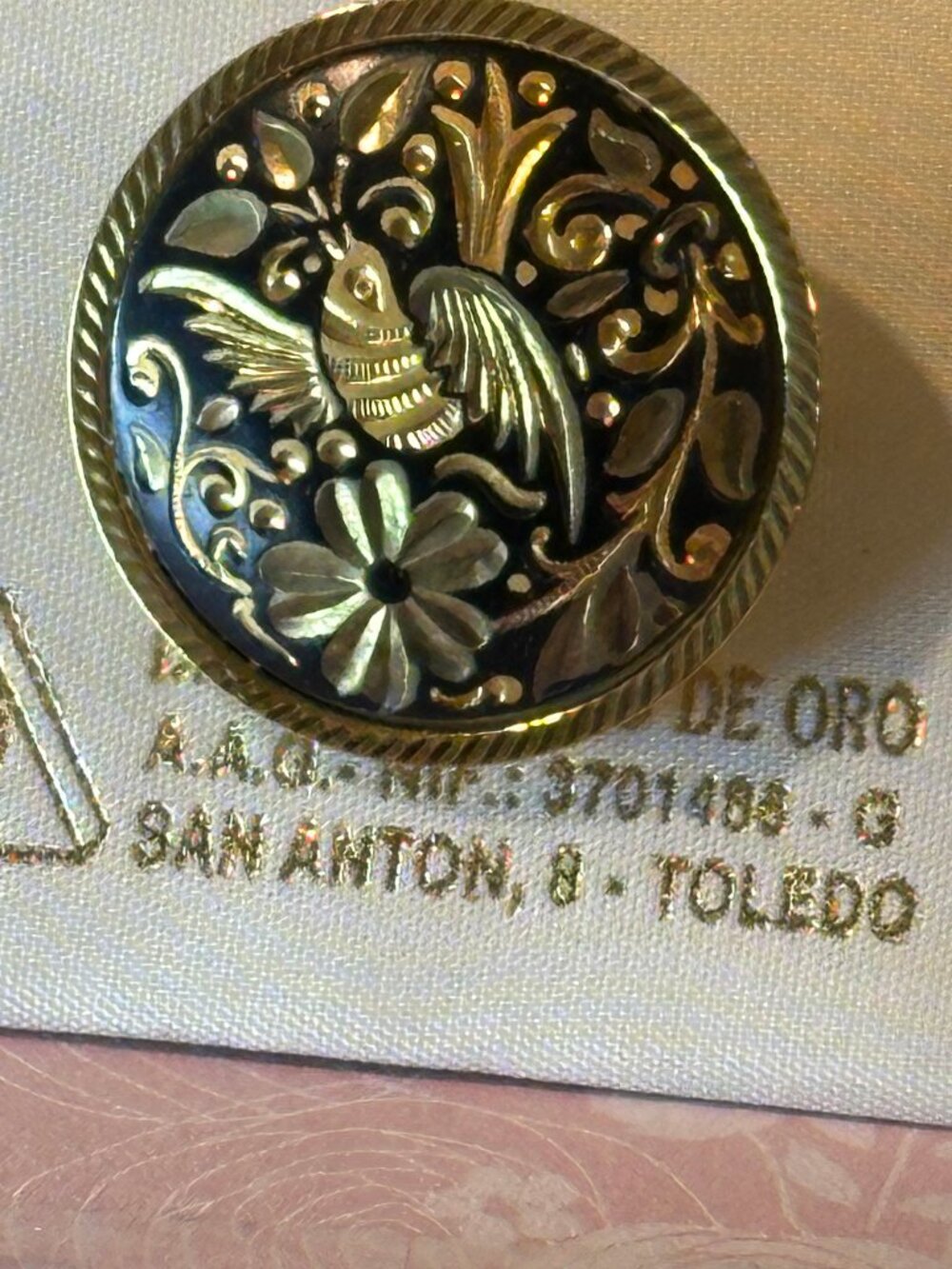 Brooch Love Birds Damascene 22k and 24k gold Foil and Wire Inlaid Spanish